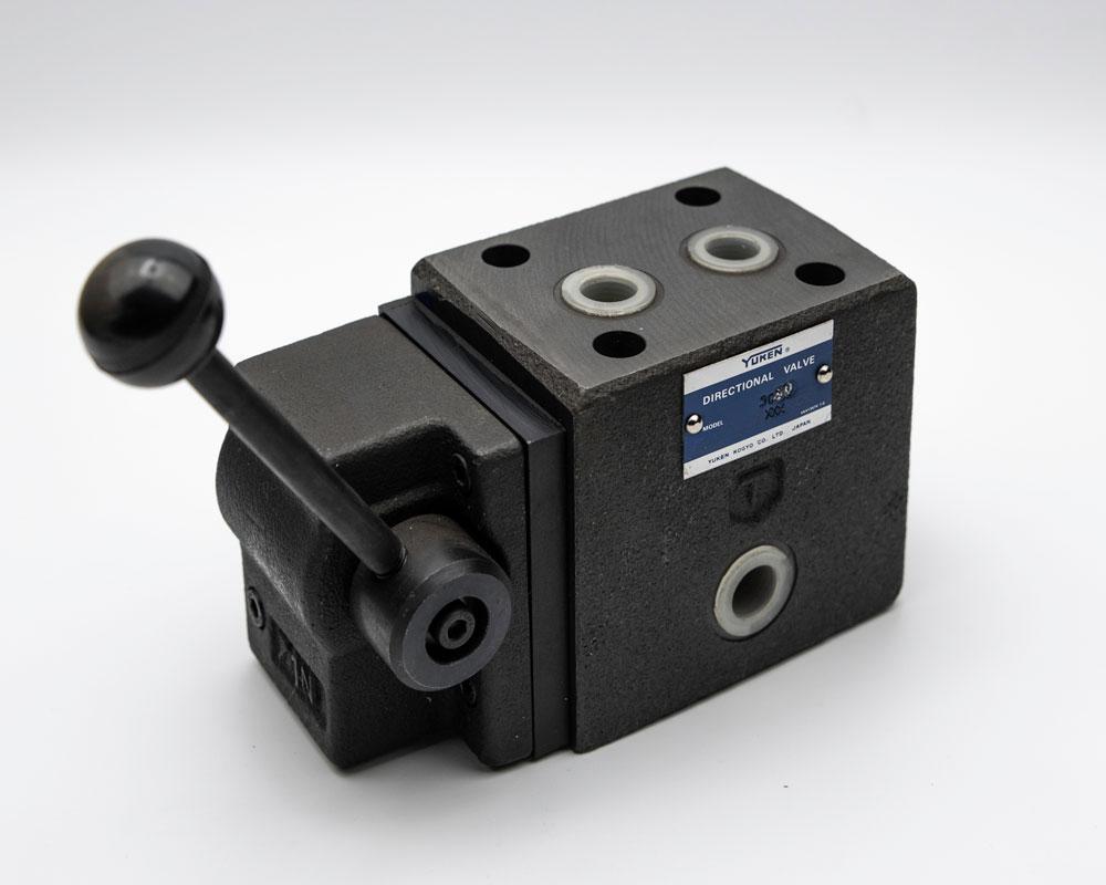 2 Position DETENT - Manually Operated Directional Valves  - 3/4" BSP Threaded